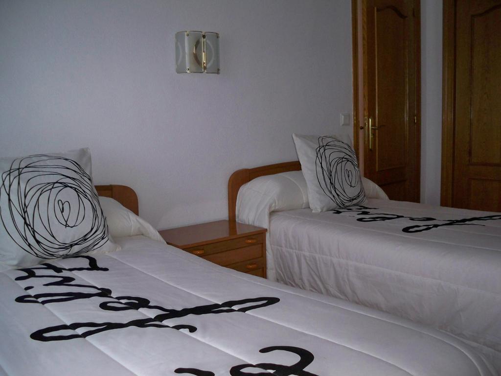 Hostal "Los Chanos El Ruso" Galende Kültér fotó