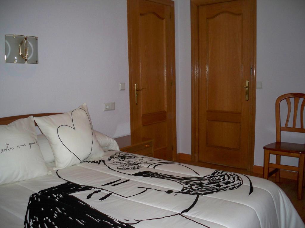 Hostal "Los Chanos El Ruso" Galende Kültér fotó