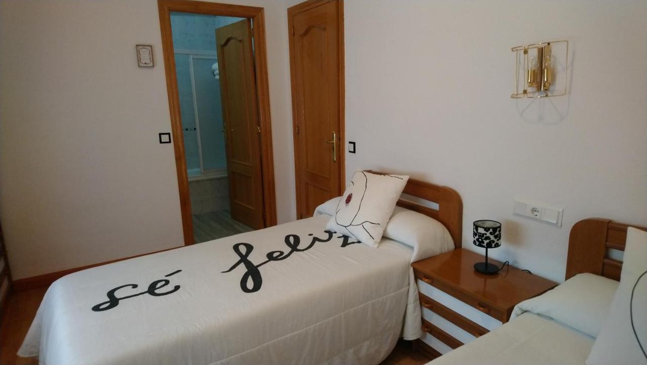 Hostal "Los Chanos El Ruso" Galende Kültér fotó